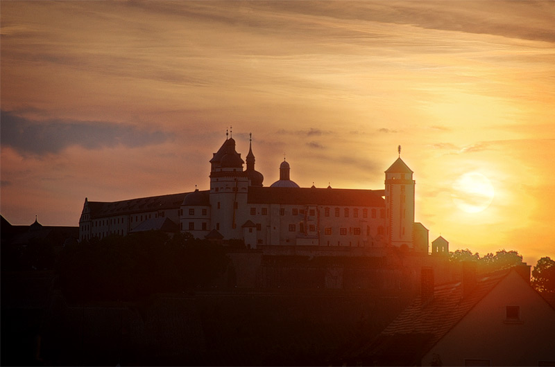 Sonnenuntergang hinter der Festung